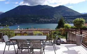 Terrazza vista lago di Caldonazzo con giardino